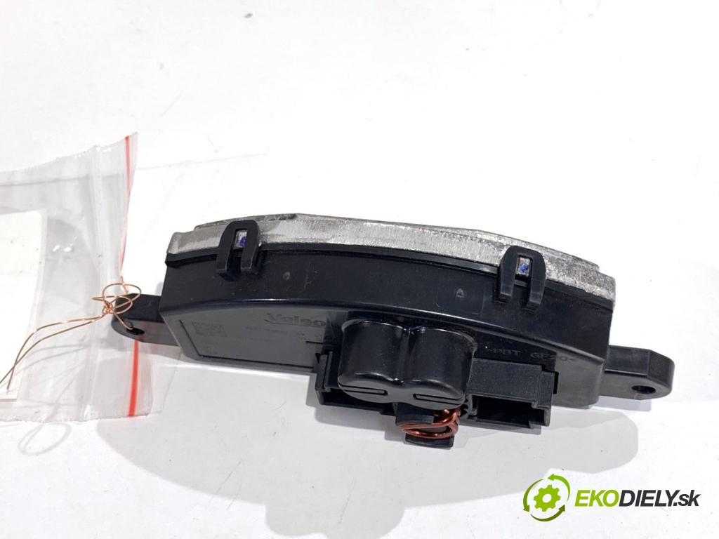 PEUGEOT 308 SW III Kombi 2022 96 kW PureTech 130 (FRHNSL, FRHNST) 1199 odpor rezistor topení vzduchu 9837790880 (Odpor topení)