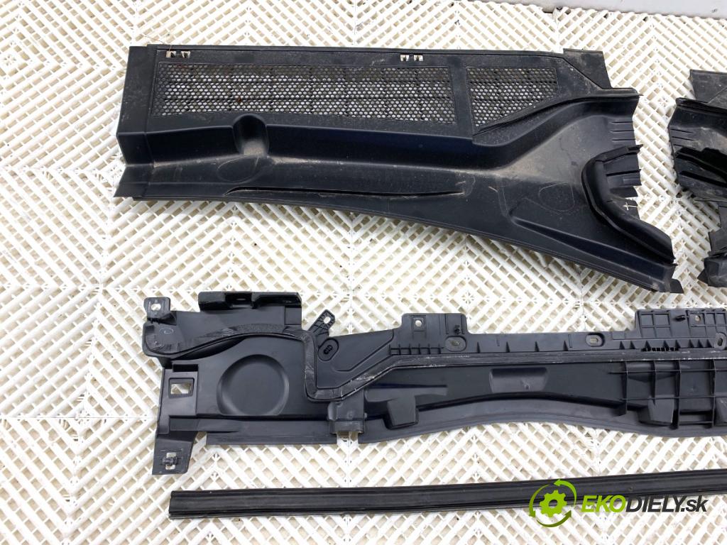 PEUGEOT 308 SW III Kombi 2022 96 kW PureTech 130 (FRHNSL, FRHNST) 1199 Torpédo, plast pod čelné okno 9830565680 9830527480 (Torpédo (plast pod čelným sklom))