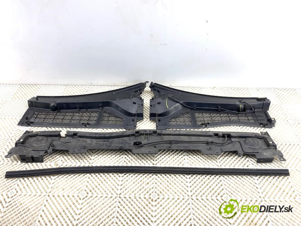 PEUGEOT 308 SW III Kombi 2022 96 kW PureTech 130 (FRHNSL, FRHNST) 1199 Torpédo, plast pod čelné okno 9830565680 9830527480 (Torpédo (plast pod čelným sklom))