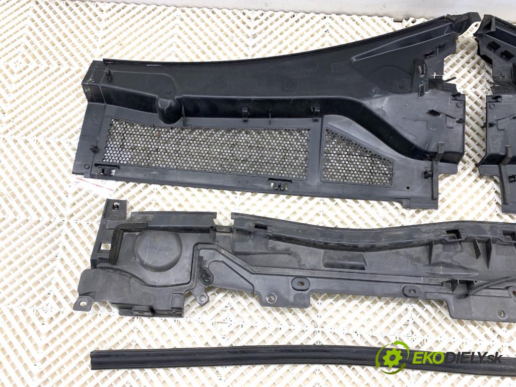 PEUGEOT 308 SW III Kombi 2022 96 kW PureTech 130 (FRHNSL, FRHNST) 1199 Torpédo, plast pod čelné okno 9830565680 9830527480 (Torpédo (plast pod čelným sklom))