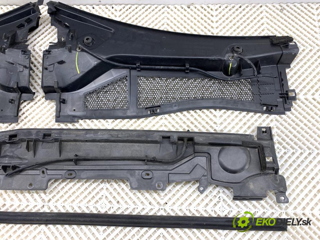 PEUGEOT 308 SW III Kombi 2022 96 kW PureTech 130 (FRHNSL, FRHNST) 1199 Torpédo, plast pod čelné okno 9830565680 9830527480 (Torpédo (plast pod čelným sklom))