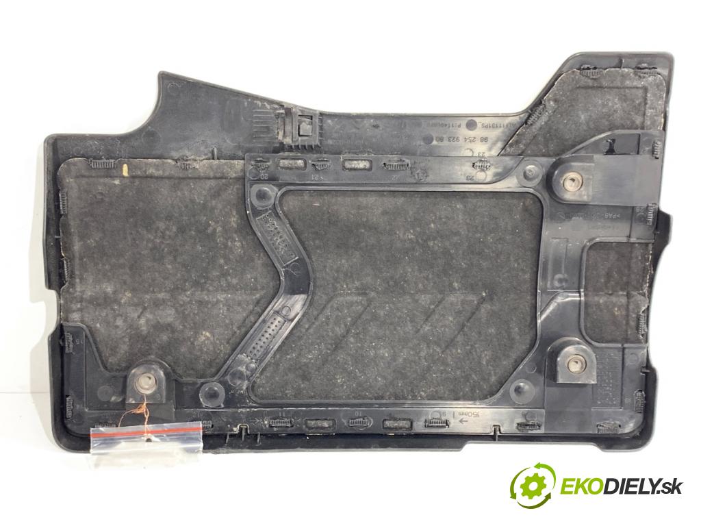 PEUGEOT 308 SW III Kombi 2022 96 kW PureTech 130 (FRHNSL, FRHNST) 1199 Kryt Motor 9825492380 (Kryt motora)