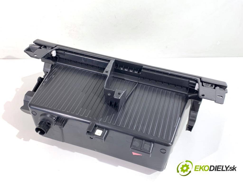 PEUGEOT 308 SW III Kombi 2022 96 kW PureTech 130 (FRHNSL, FRHNST) 1199 Priehradka, kastlík spolujazdca  (Priehradka (kastlík))