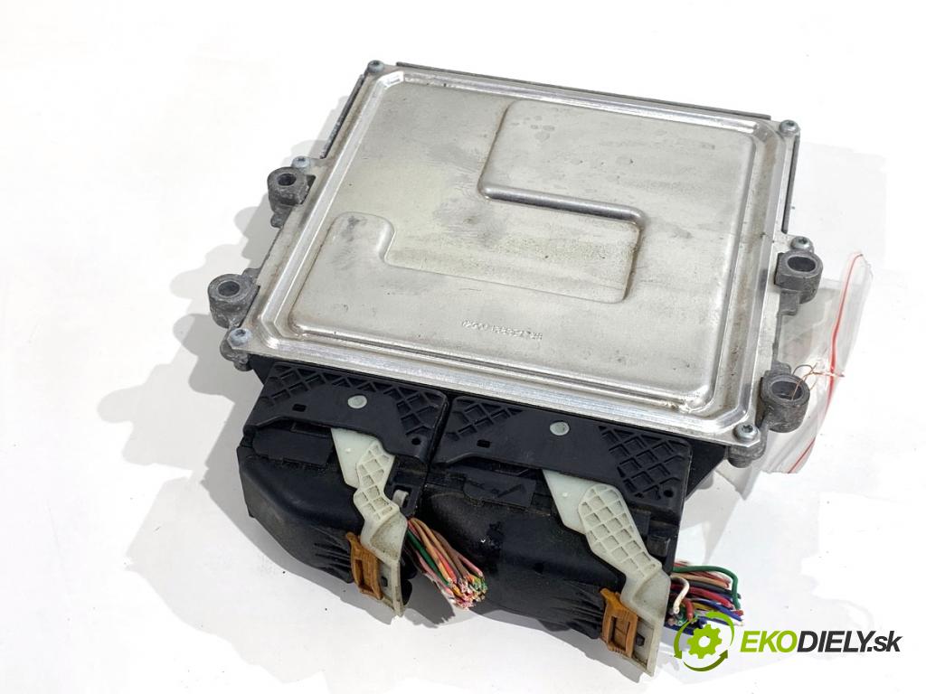 PEUGEOT 308 SW III Kombi 2022 96 kW PureTech 130 (FRHNSL, FRHNST) 1199 riadiaca jednotka Motor 9851418180 (Riadiaca jednotka)