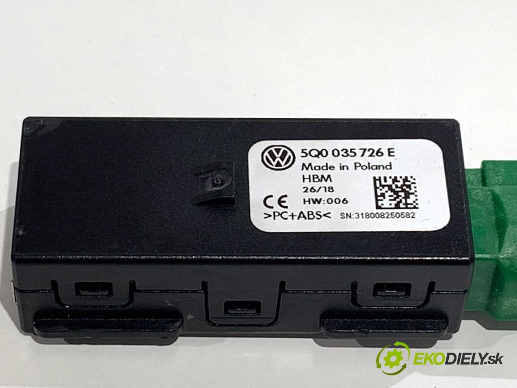 SKODA OCTAVIA III Kombi 2018 85 kW 1.6 TDI 1598 HNÍZDO: USB 5Q0035726E