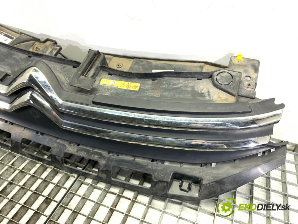 CITROEN C3 III liftback 2018 61 kW 1.2 PureTech 82 1199 mřížka maska 9812063477 (Přední mřížka (maska chladiče))