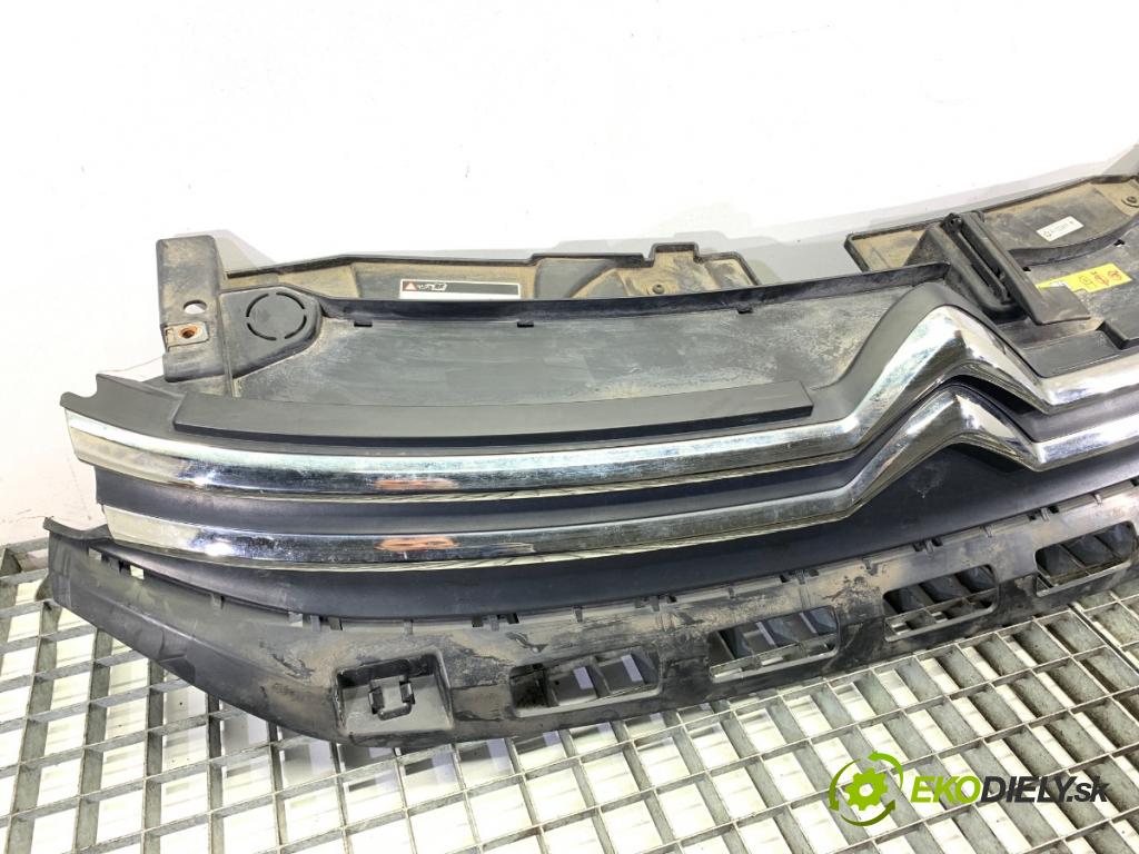 CITROEN C3 III liftback 2018 61 kW 1.2 PureTech 82 1199 mřížka maska 9812063477 (Přední mřížka (maska chladiče))