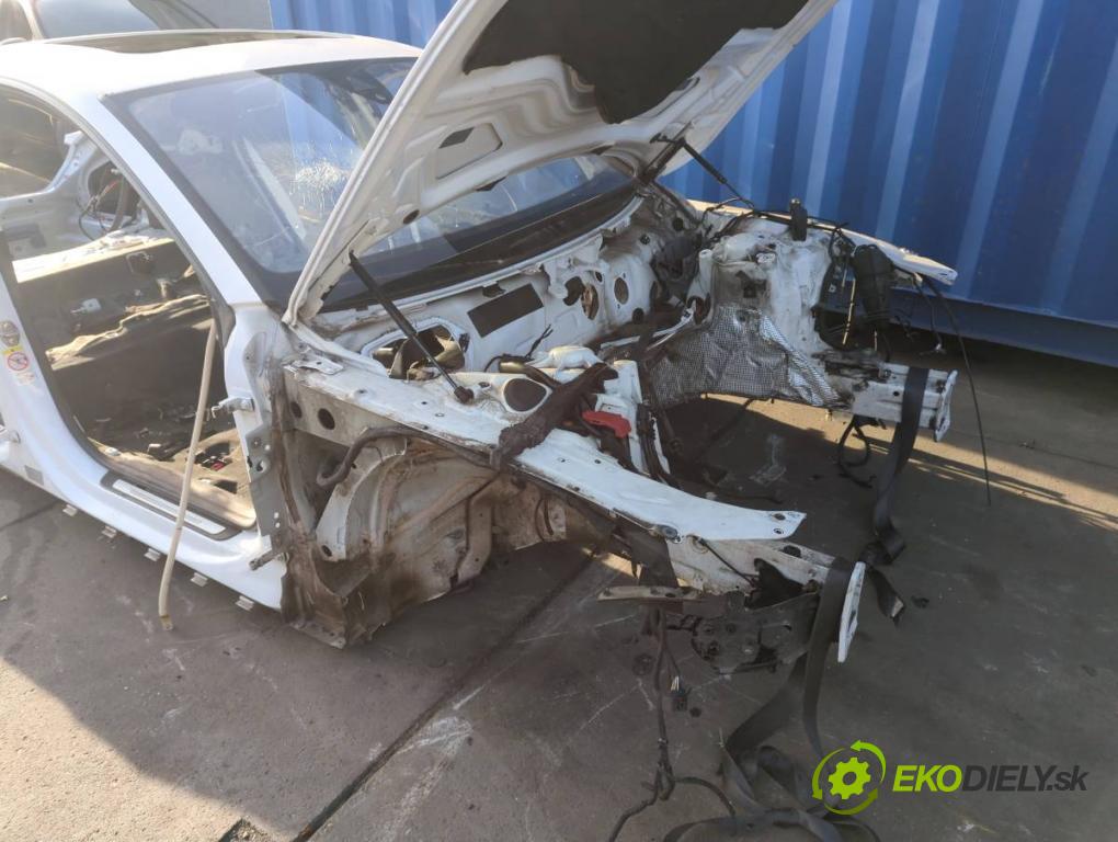 AUDI A7 4G liftback 2012 230 kW 3.0 TDI quattro 2967 karoséria ČTVRŤÁK: Blatník zad ľavy pravy prah strecha PODŁUŻNICA ľavy pravy
