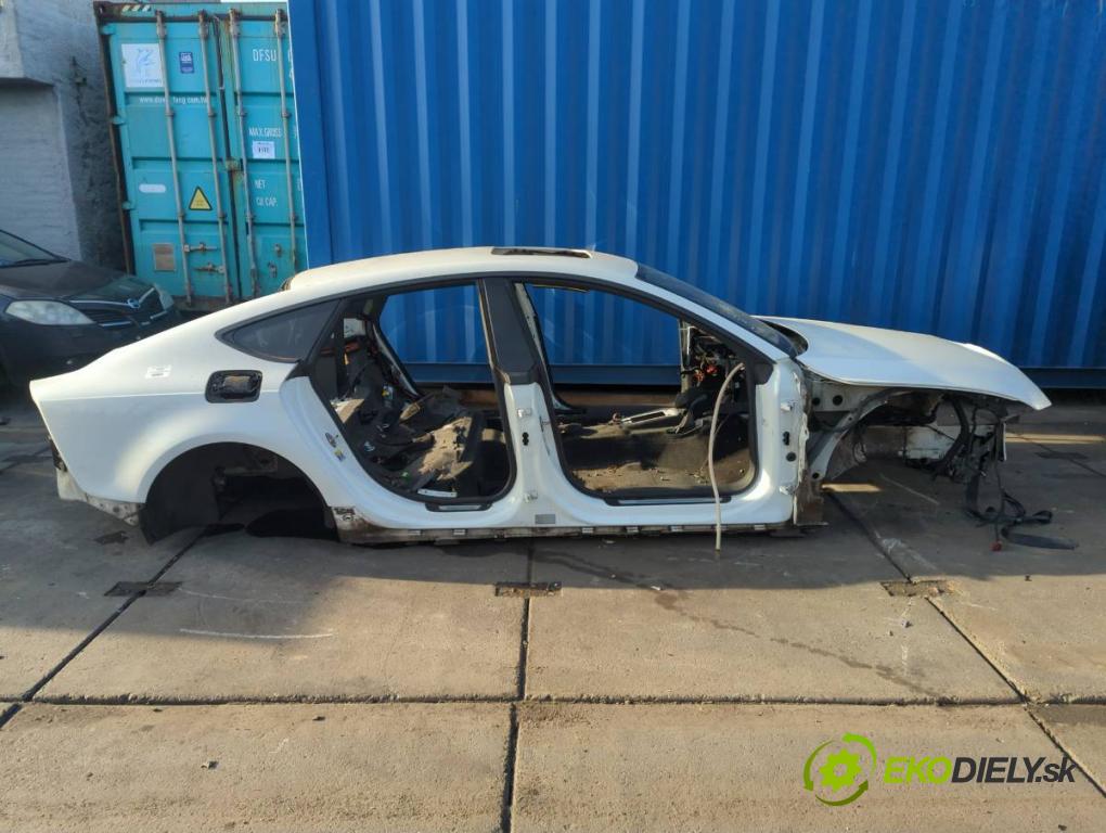 AUDI A7 4G liftback 2012 230 kW 3.0 TDI quattro 2967 karoséria ČTVRŤÁK: Blatník zad ľavy pravy prah strecha PODŁUŻNICA ľavy pravy