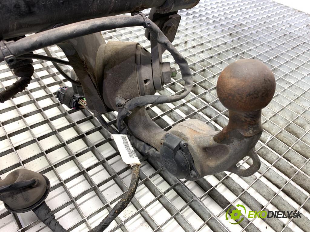 AUDI A7 4G liftback 2012 230 kW 3.0 TDI quattro 2967 Hák tažné zařízení  (Tažné zařízení)