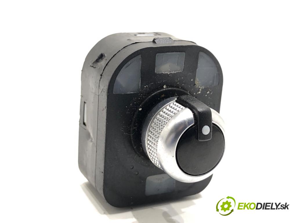 AUDI A7 4G liftback 2012 230 kW 3.0 TDI quattro 2967 Prepínač nastavenia spätných zrkadiel  (Prepínacie páčky pod volantom)