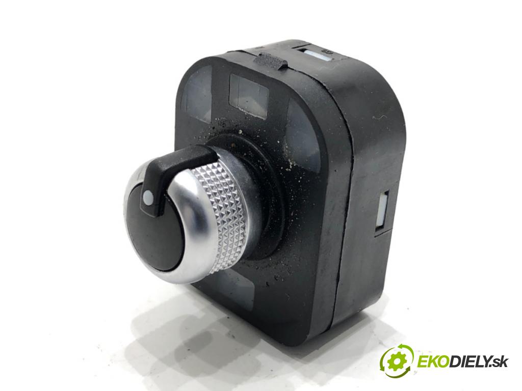 AUDI A7 4G liftback 2012 230 kW 3.0 TDI quattro 2967 Prepínač nastavenia spätných zrkadiel  (Prepínacie páčky pod volantom)