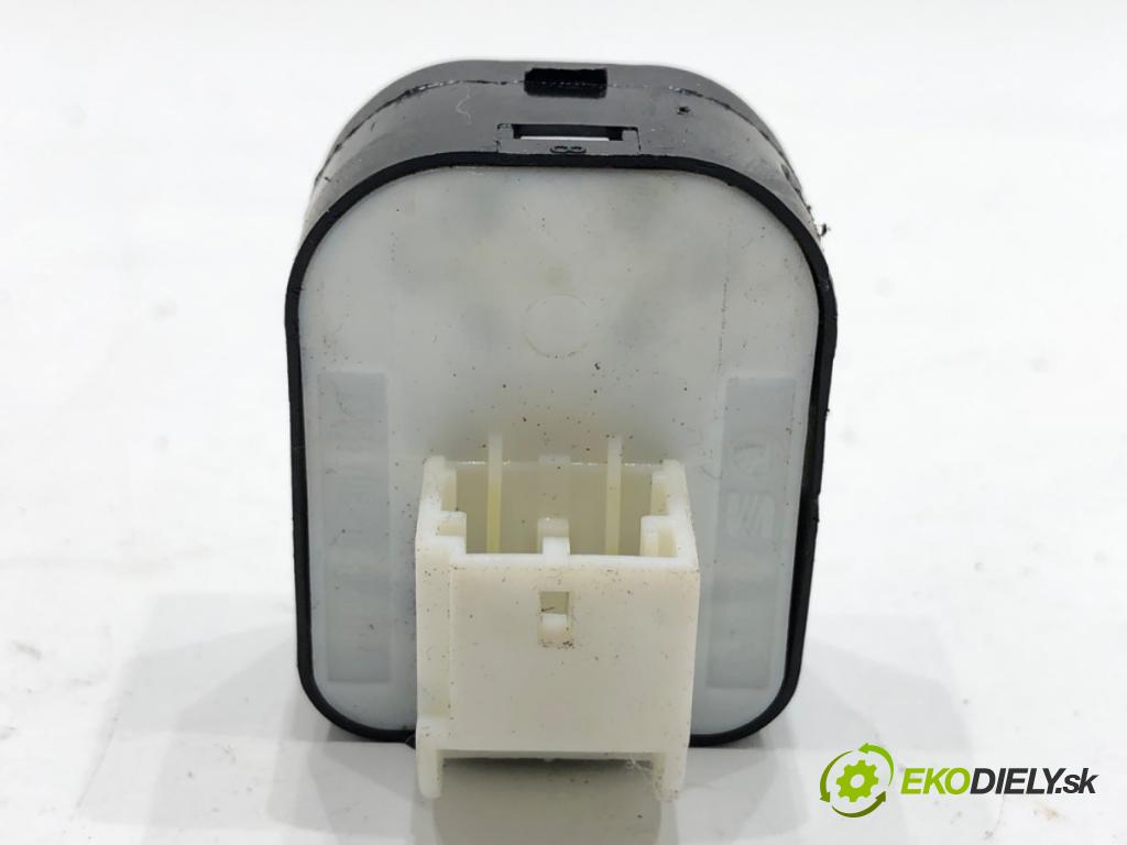 AUDI A7 4G liftback 2012 230 kW 3.0 TDI quattro 2967 Prepínač nastavenia spätných zrkadiel  (Prepínacie páčky pod volantom)