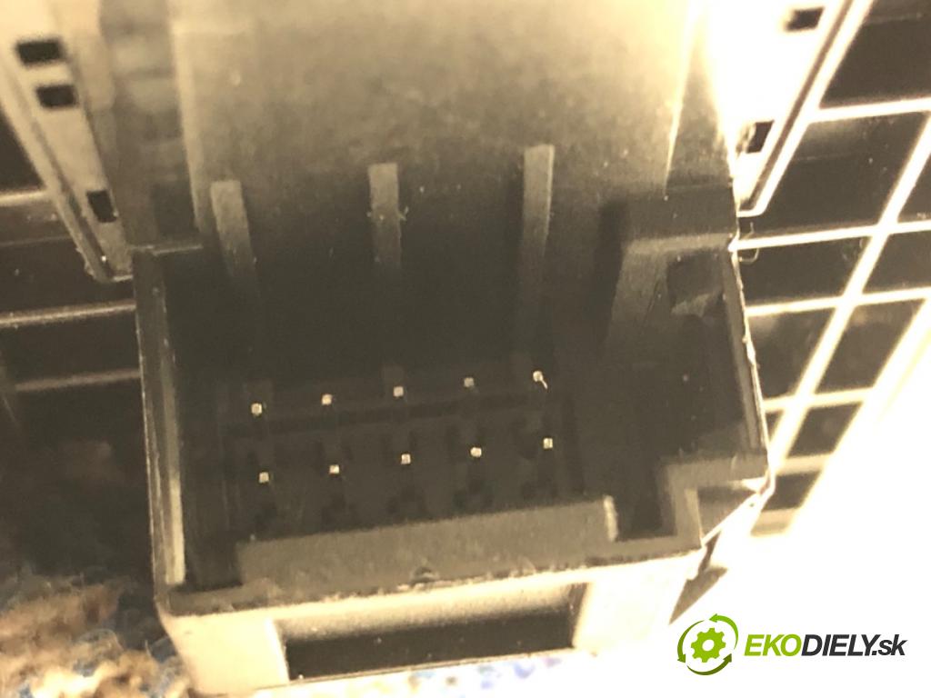 AUDI A7 4G liftback 2012 230 kW 3.0 TDI quattro 2967 Prepínač okien 4G0959851 (Prepínacie páčky pod volantom)