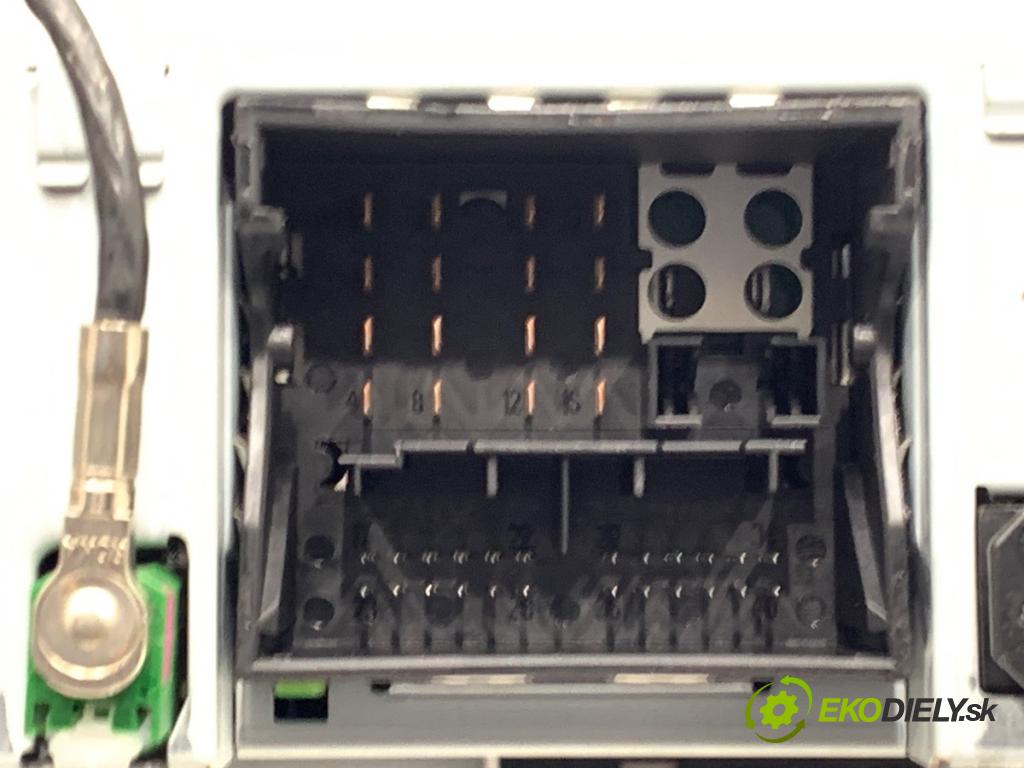 AUDI A7 4G liftback 2012 230 kW 3.0 TDI quattro 2967 RADIO 4G0035670G (Audio zariadenie)