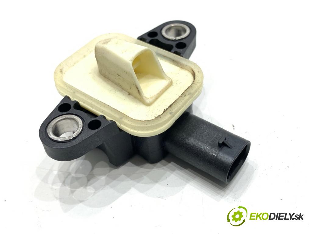 AUDI A7 4G liftback 2012 230 kW 3.0 TDI quattro 2967 Snímač nárazu 4H0955557 (Snímač nárazu)