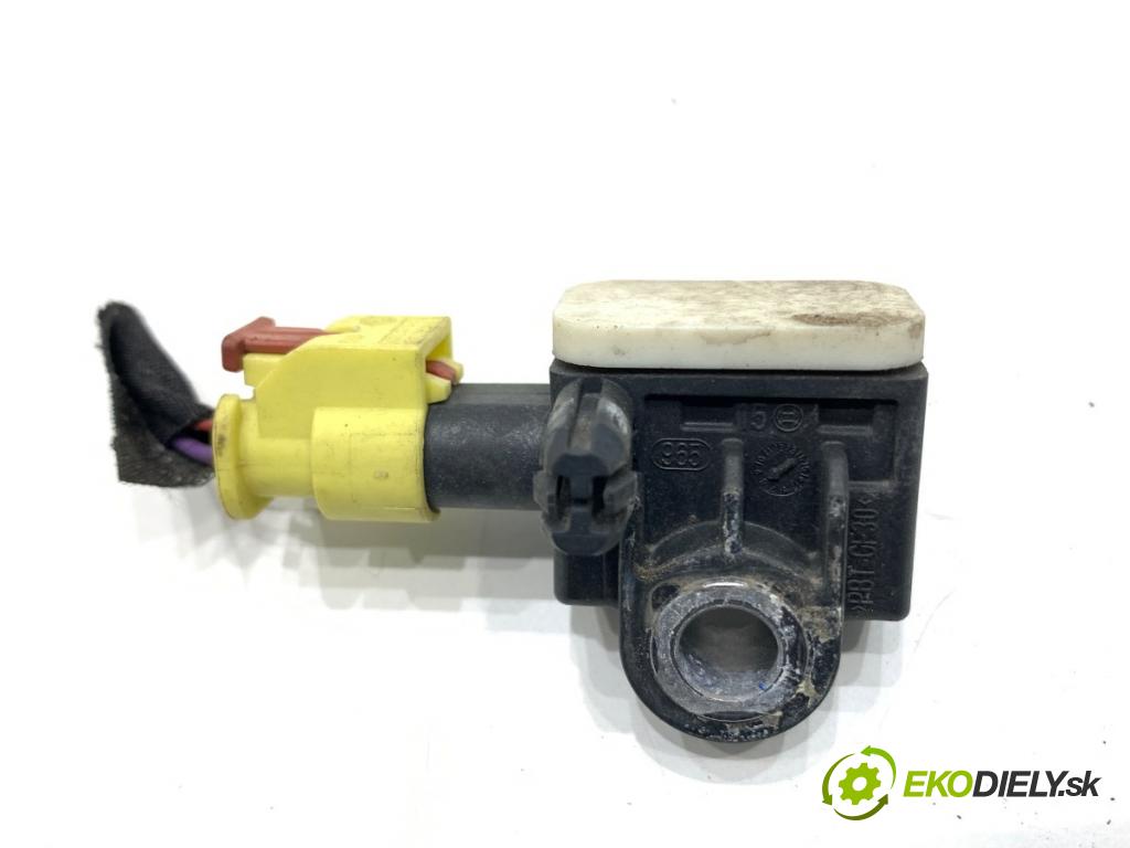 AUDI A7 4G liftback 2012 230 kW 3.0 TDI quattro 2967 Snímač nárazu 4H0959651A (Snímač nárazu)