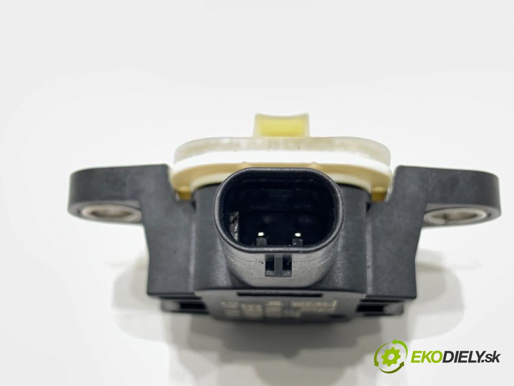 AUDI A7 4G liftback 2012 230 kW 3.0 TDI quattro 2967 Snímač nárazu 4H0955557 (Snímač nárazu)