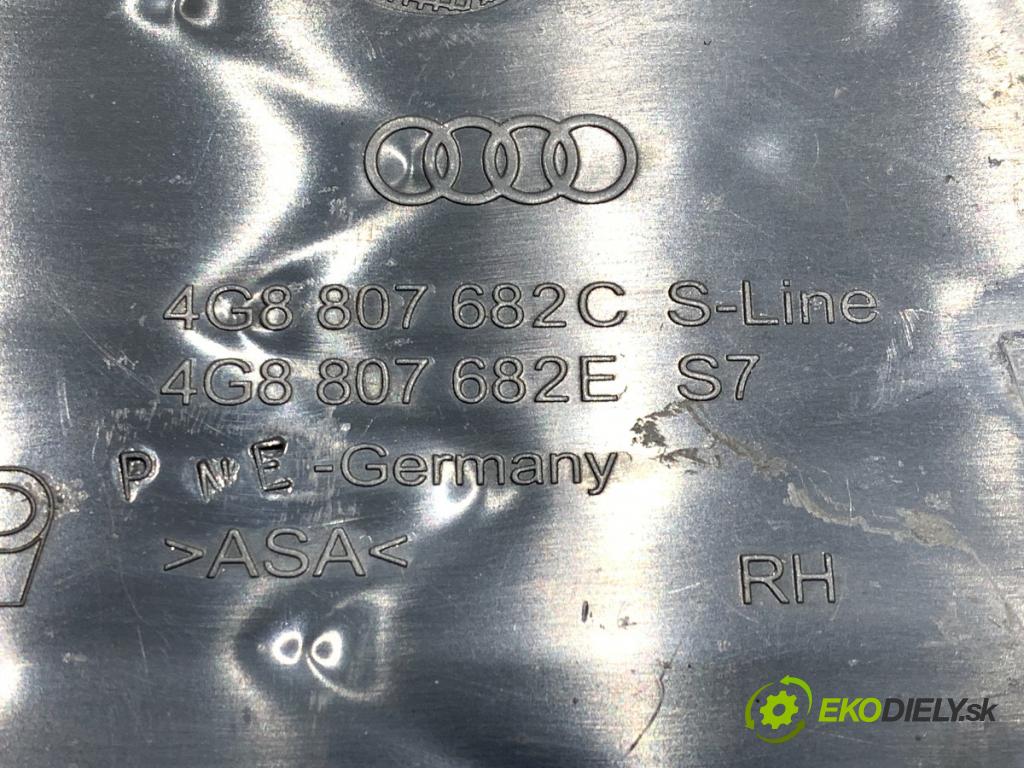 AUDI A7 4G liftback 2012 230 kW 3.0 TDI quattro 2967 Mriežky nárazníka pravy predný 4G8807682C
