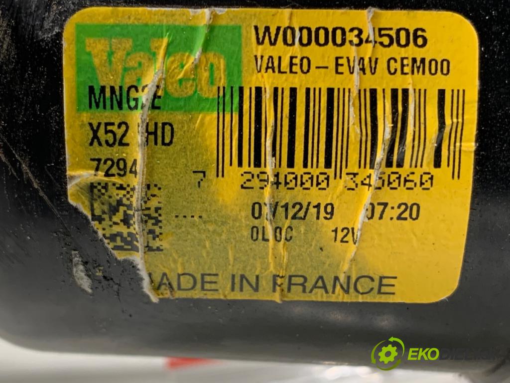 DACIA DUSTER SUV 2021 85 kW 1.5 dCi 115 (HMAD) 1461 Mechanizmus stieračov predný 288004410R (Motorček stieračov predný)