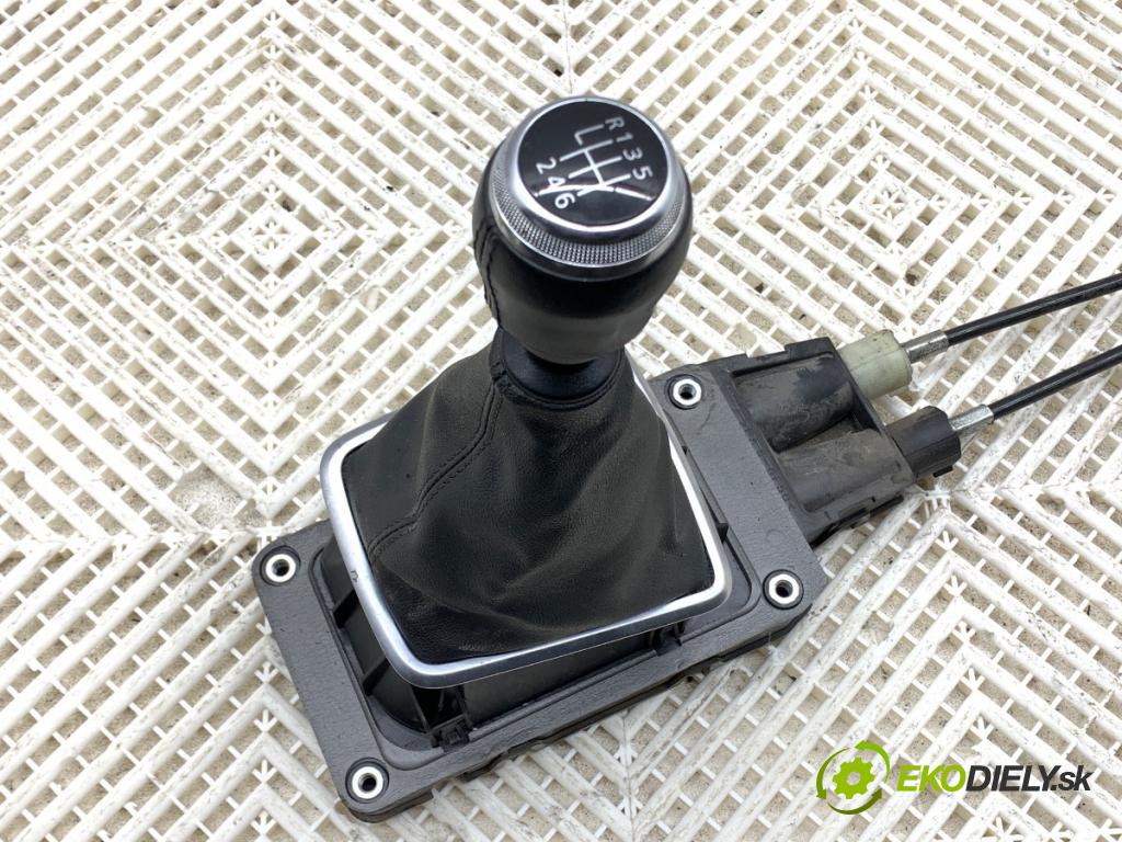 DACIA DUSTER SUV 2021 85 kW 1.5 dCi 115 (HMAD) 1461 Kulisa (Rýchlostná páka (kulisa))