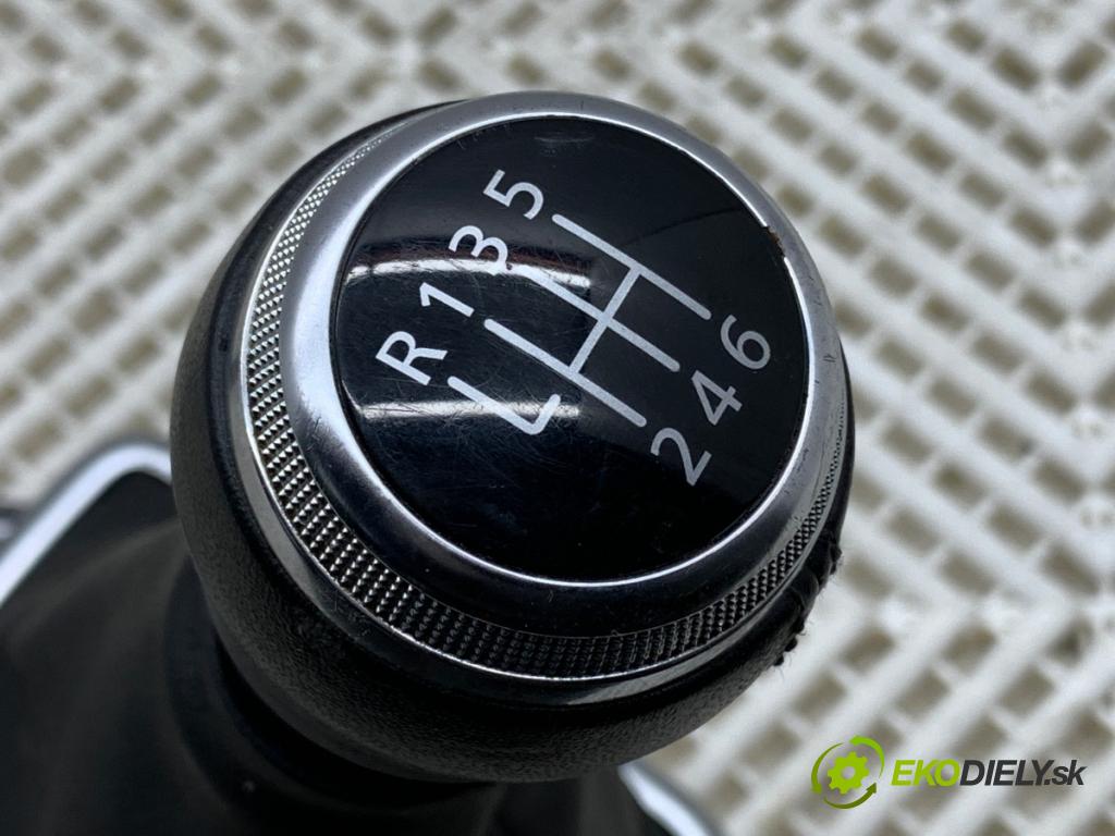 DACIA DUSTER SUV 2021 85 kW 1.5 dCi 115 (HMAD) 1461 Kulisa (Rýchlostná páka (kulisa))