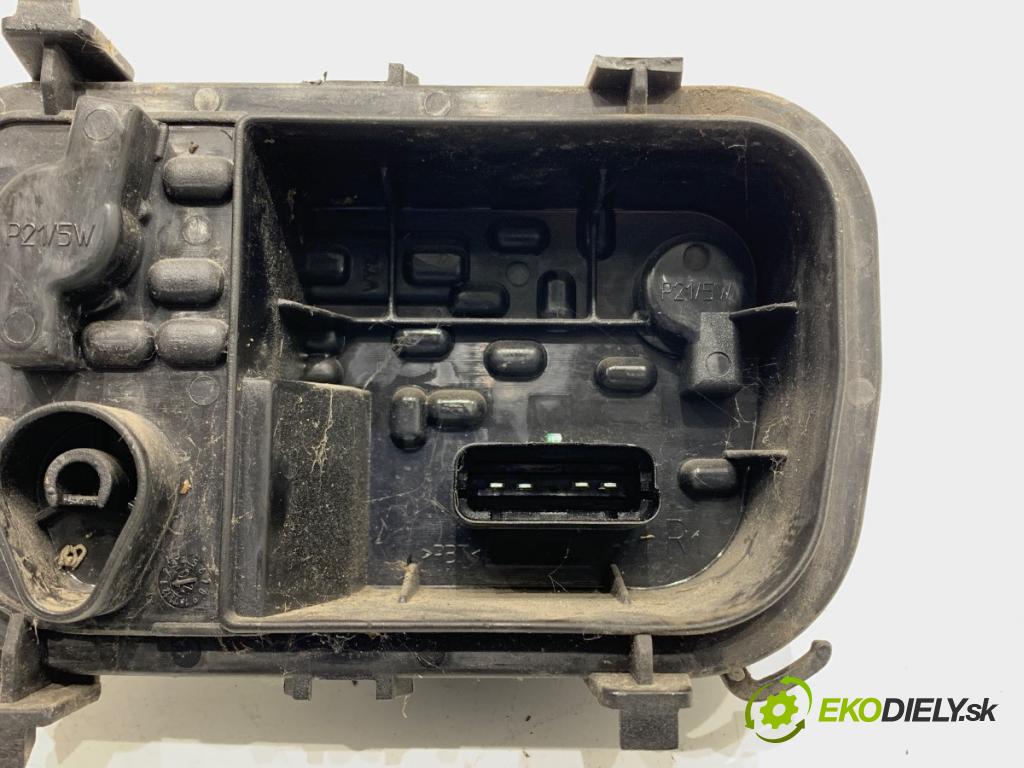 DACIA DUSTER SUV 2021 85 kW 1.5 dCi 115 (HMAD) 1461 vložka svetla pravy zad