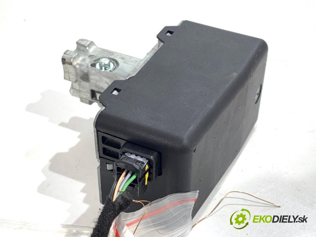 DACIA DUSTER SUV 2021 85 kW 1.5 dCi 115 (HMAD) 1461 blokáda volantu 487008065R (Řízení ostatní)