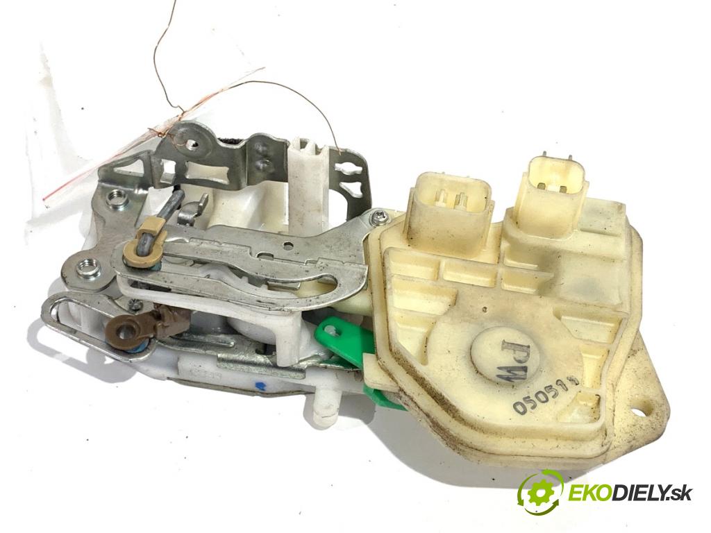 HONDA CR-V II SUV 2005 103 kW 2.2 CTDi (RD9) 2204 zámok dverí zad