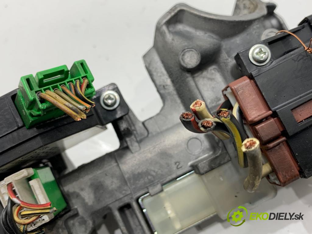 HONDA CR-V II SUV 2005 103 kW 2.2 CTDi (RD9) 2204 spinačka (Spínacia skrinka)