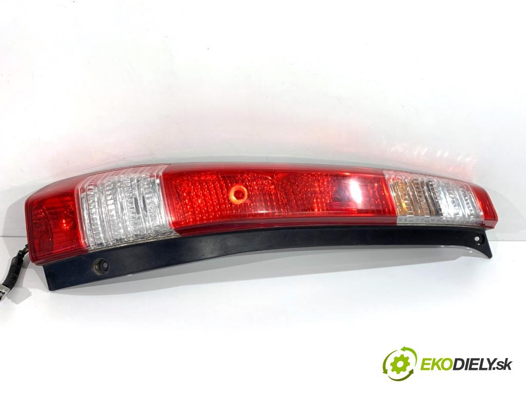 HONDA CR-V II SUV 2005 103 kW 2.2 CTDi (RD9) 2204 Svetlo ľavy zad 33550-SCA-G110-M1