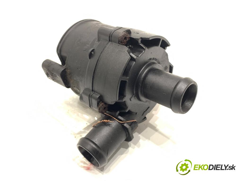 VW GOLF VII liftback 2016 81 kW 1.6 TDI 1598 DALŠÍ: Pumpa vody 5G0965567 (Vodná pumpa)
