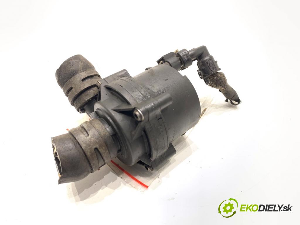 VW GOLF VII liftback 2016 81 kW 1.6 TDI 1598 DALŠÍ: Pumpa vody 5Q0965567J (Vodná pumpa)