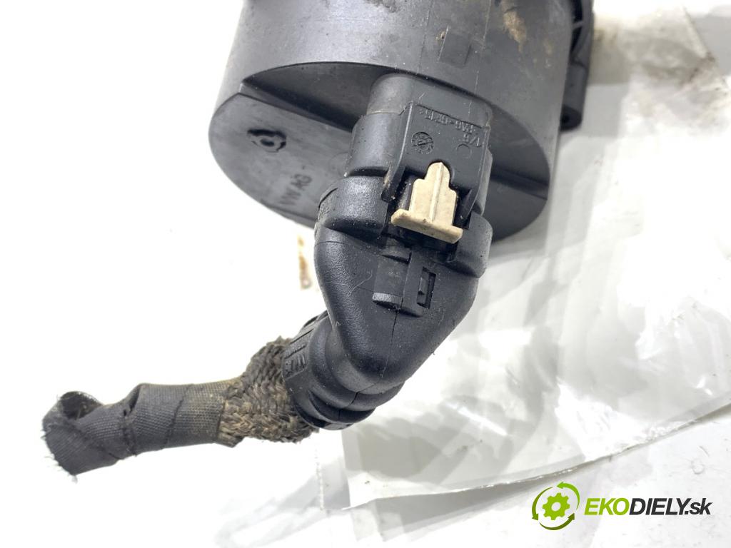 VW GOLF VII liftback 2016 81 kW 1.6 TDI 1598 DALŠÍ: Pumpa vody 5Q0965567J (Vodná pumpa)