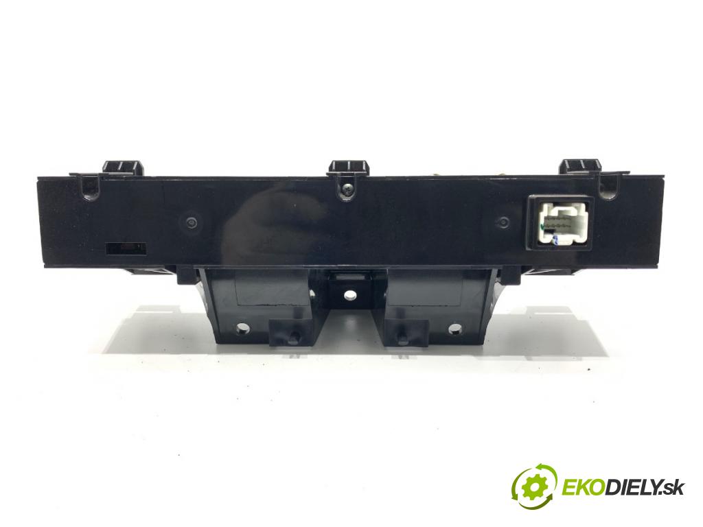 MAZDA CX-7 SUV 2007 191 kW 2.3 MZR DISI Turbo AWD (ER3P) 2261 Dislpej EG21611J0A (Prístrojová doska)