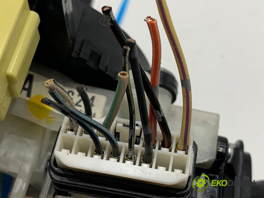 MAZDA CX-7 SUV 2007 191 kW 2.3 MZR DISI Turbo AWD (ER3P) 2261 Prepínač kombinovaný EG2417E978 (Prepínacie páčky pod volantom)