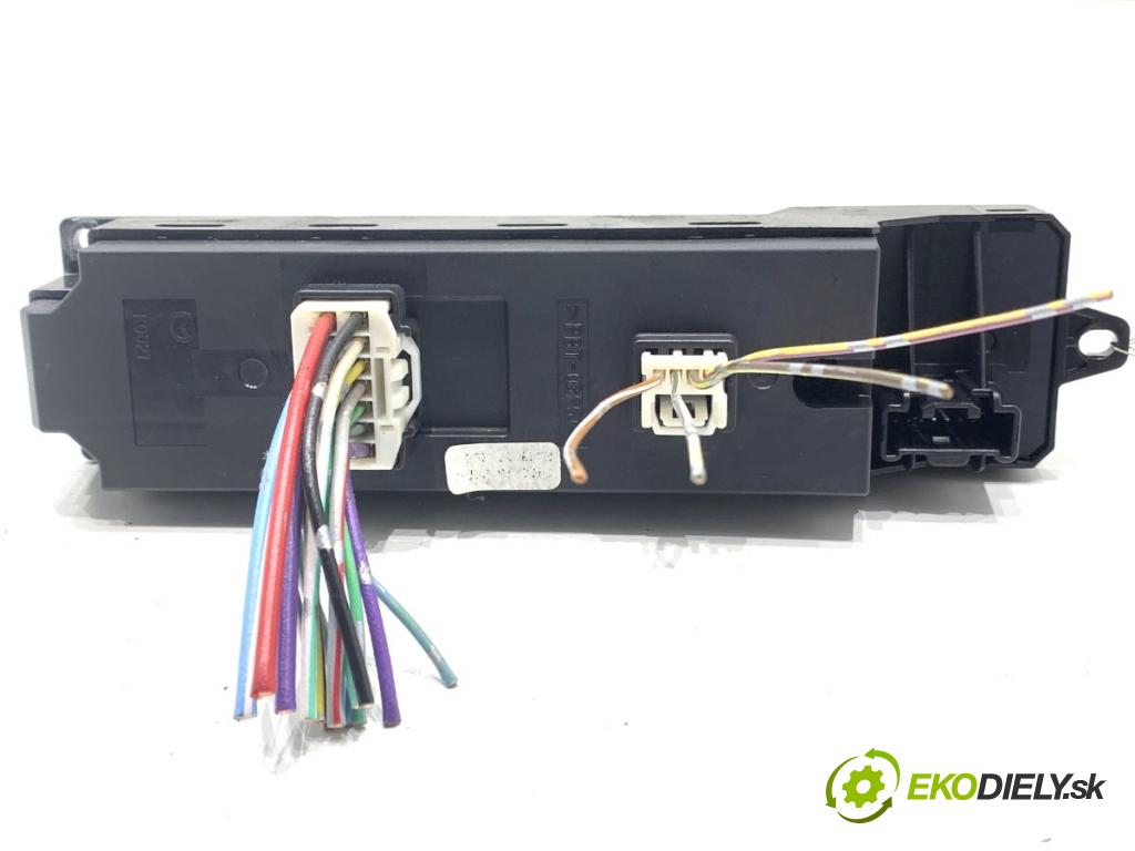 MAZDA CX-7 SUV 2007 191 kW 2.3 MZR DISI Turbo AWD (ER3P) 2261 Prepínač okien K0021 (Prepínacie páčky pod volantom)