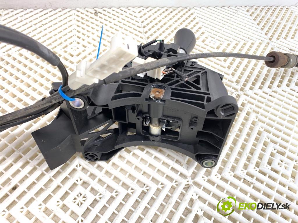 MAZDA CX-7 SUV 2007 191 kW 2.3 MZR DISI Turbo AWD (ER3P) 2261 Kulisa EG2146100 (Rýchlostná páka (kulisa))