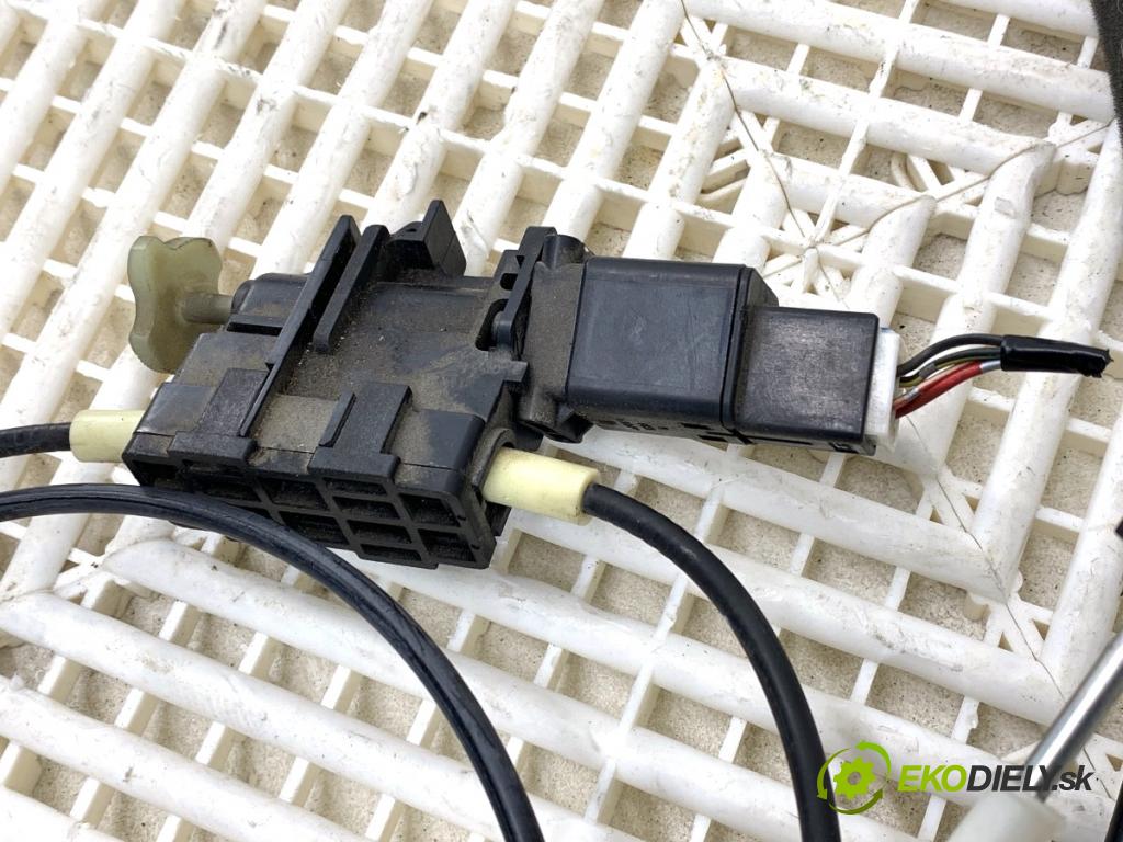 MAZDA CX-7 SUV 2007 191 kW 2.3 MZR DISI Turbo AWD (ER3P) 2261 Kulisa EG2146100 (Rýchlostná páka (kulisa))