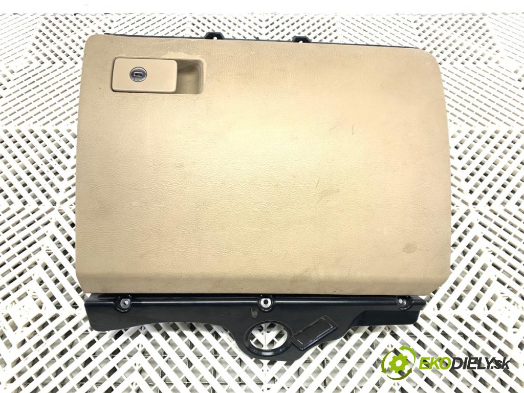 VW CC B7 coupe 2013 147 kW 2.0 TFSI 1984 Priehradka, kastlík spolujazdca 3C1857097BK (Priehradka (kastlík))