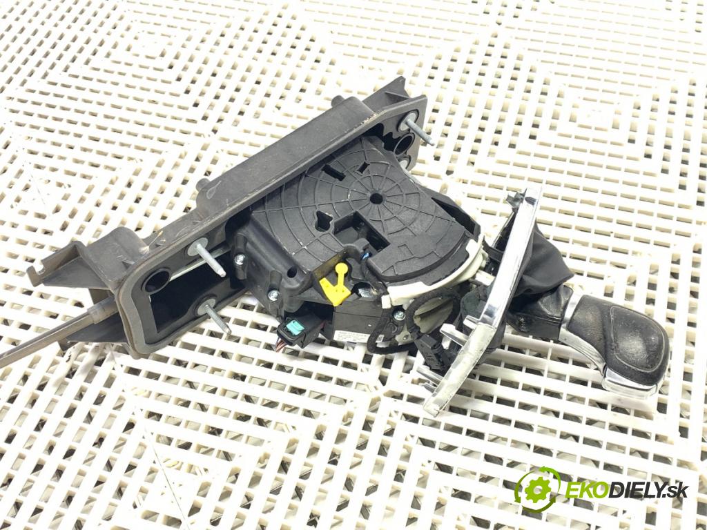 VW CC B7 coupe 2013 147 kW 2.0 TFSI 1984 Kulisa 3AB713023A (Rýchlostná páka (kulisa))