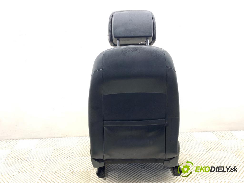 VW CC B7 coupe 2013 147 kW 2.0 TFSI 1984 Sedadlo pravy predný