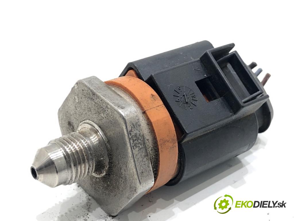 VW CC B7 coupe 2013 147 kW 2.0 TFSI 1984 Snímač tlaku paliva 06J906051D (Snímač)