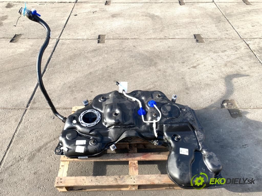 MERCEDES-BENZ GLE  2025 198 kW GLE 300 d 4-matic (167.109) 1993 Nádržka paliva A1674704605 (Palivová nádrž)