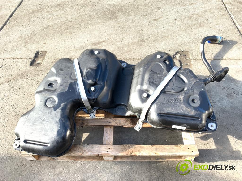 MERCEDES-BENZ GLE  2025 198 kW GLE 300 d 4-matic (167.109) 1993 Nádržka paliva A1674704605 (Palivová nádrž)