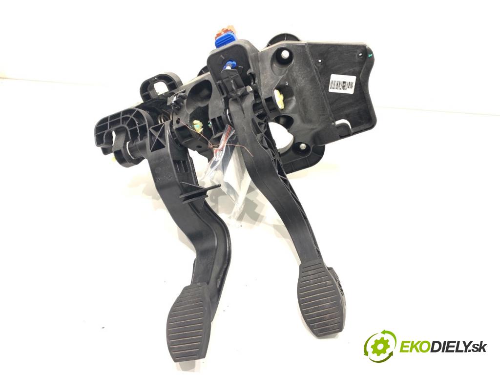 FIAT DOBLO II Nadwozie pełne/minivan 2016 66 kW 1.3 D Multijet 1248 PEDÁL: manuálne  (Potenciometer plynového pedálu)