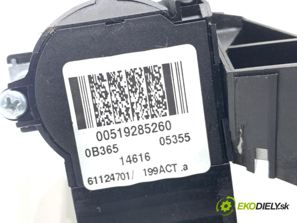 FIAT DOBLO II Nadwozie pełne/minivan 2016 66 kW 1.3 D Multijet 1248 spinačka 00519285260 (Spínacia skrinka)