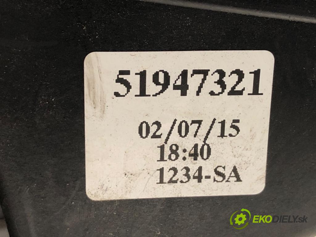 FIAT DOBLO II Nadwozie pełne/minivan 2016 66 kW 1.3 D Multijet 1248 Obal filtra vzduchu 51947321 (Obal vzduchového filtra)