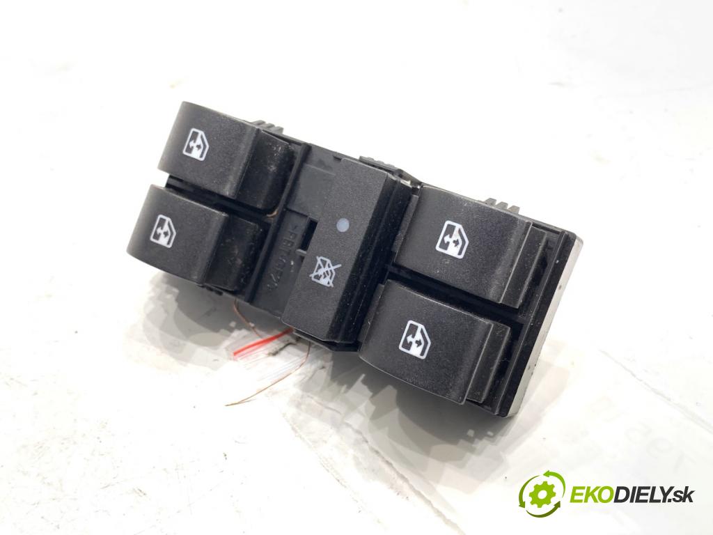 FIAT DOBLO II Nadwozie pełne/minivan 2016 66 kW 1.3 D Multijet 1248 Prepínač okien  (Prepínacie páčky pod volantom)