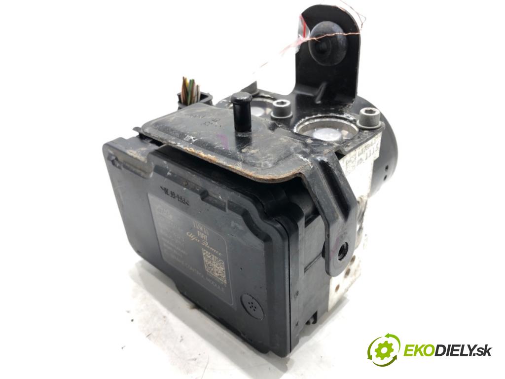 FIAT DOBLO II Nadwozie pełne/minivan 2016 66 kW 1.3 D Multijet 1248 Pumpa ABS 00052026221 (Pumpa ABS)